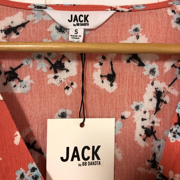 Jack by BB Dakota Floral Bell Sleeve Blouse NWT - Picture 4 of 7